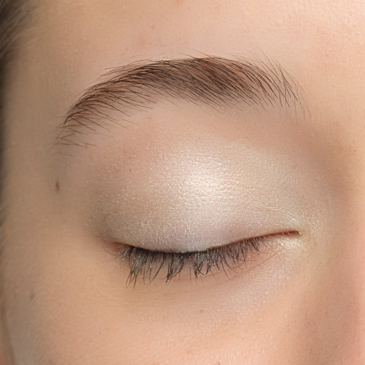 Lük Beautifood Luminous Eye Crayon in Pearl — Pearl swept across the eyelid as a luminous eyeshadow